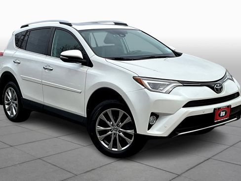 Used 2016 Toyota RAV4 Limited image 2