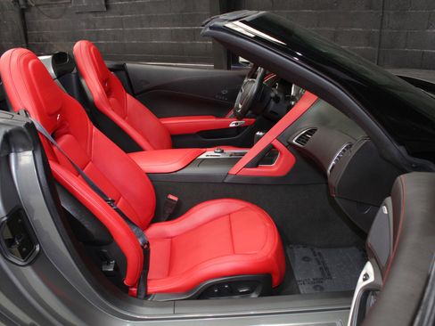 Used 2015 Chevrolet Corvette Z06 w/ Z07 Performance Package RWD image 49