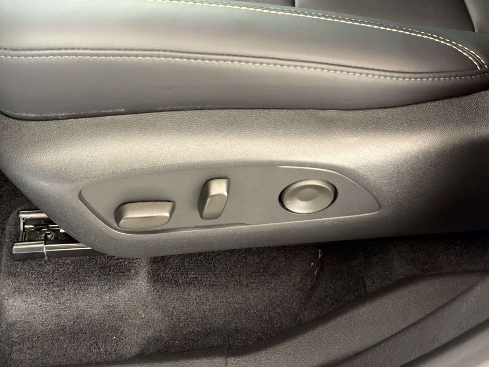 New 2026 GMC Acadia Elevation w/ Elevation Premium Package FWD image 14