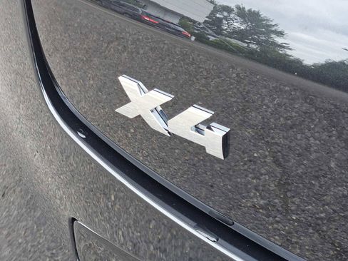 Used 2025 BMW X4 M40i w/ Premium Package image 16