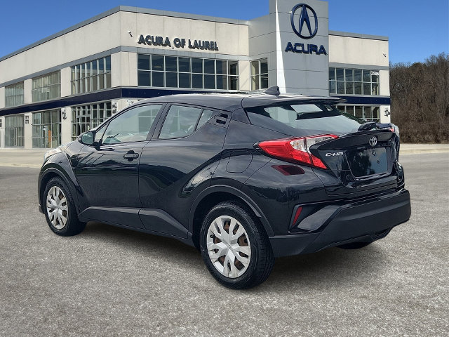 Used 2019 Toyota C-HR LE FWD image 4