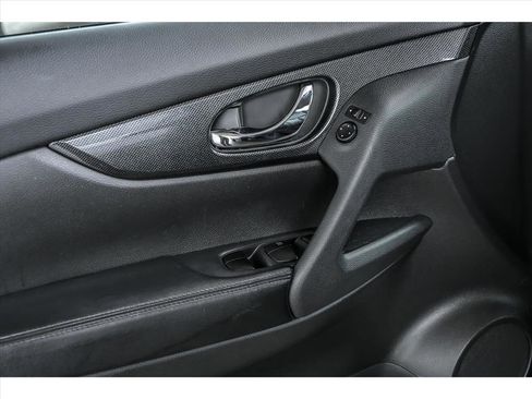 Used 2015 Nissan Rogue SL w/ SL Premium Package image 9