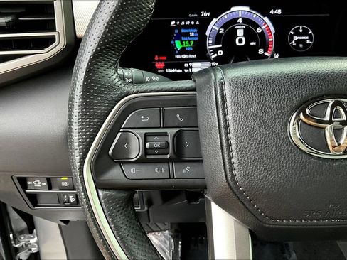 Used 2025 Toyota Tundra Limited AWD/4WD image 14