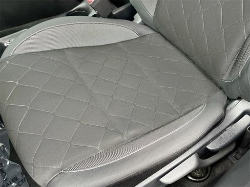 Used 2019 Nissan Kicks SV w/ Exterior Package image 18