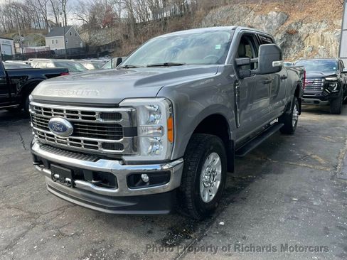 Used 2023 Ford F350 XLT w/ FX4 Off-Road Package image 5