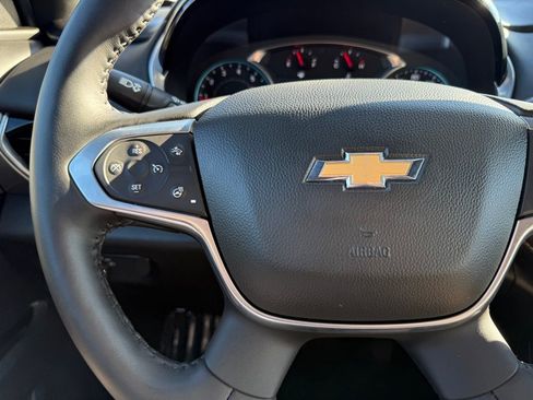 Used 2022 Chevrolet Traverse LT image 26