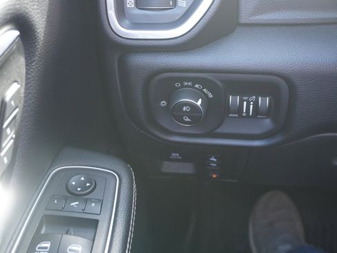 Used 2022 RAM 1500 Laramie image 11