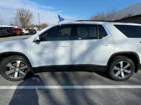 Used 2019 Chevrolet Traverse LT w/ LT Premium Package image 5