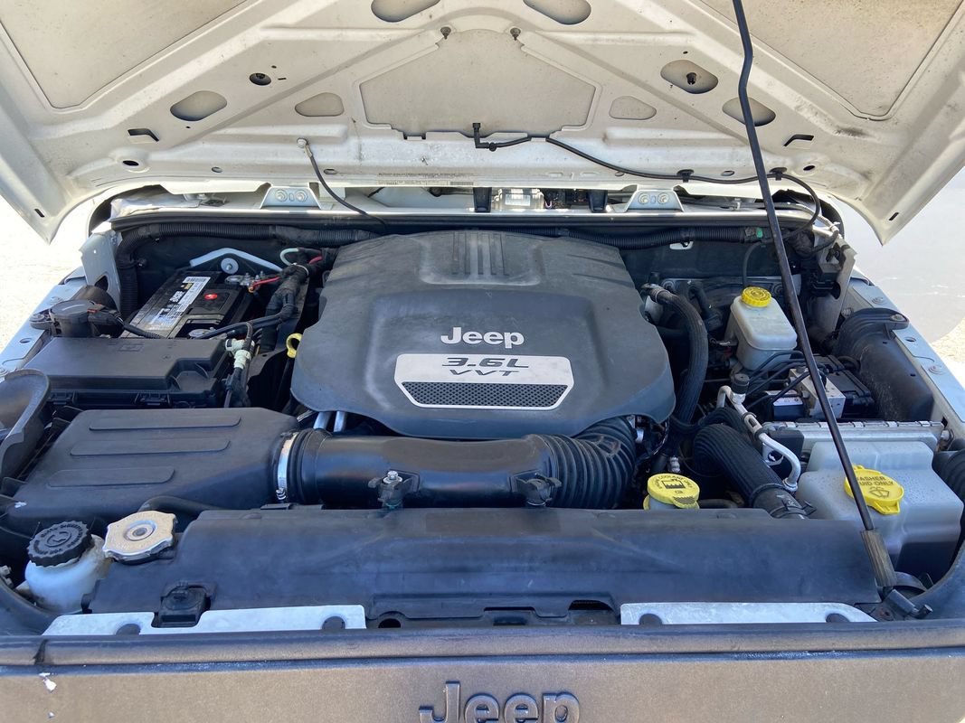 Used 2012 Jeep Wrangler Unlimited Sport AWD/4WD image 27