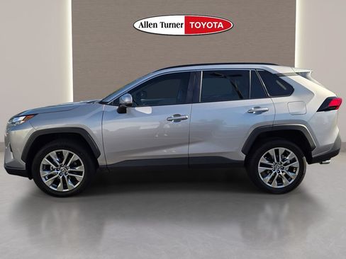 Used 2023 Toyota RAV4 XLE Premium FWD image 10