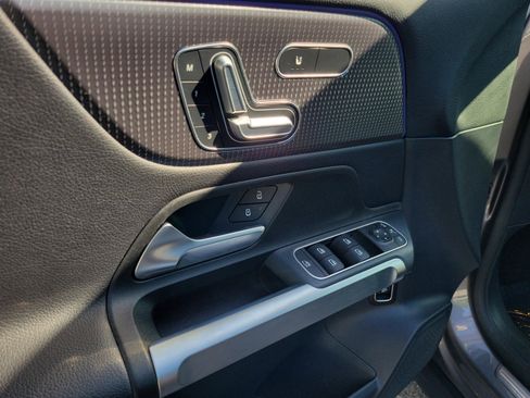 Certified 2022 Mercedes-Benz GLB 250 image 21