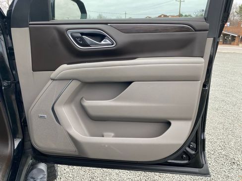 Used 2021 Chevrolet Tahoe Z71 w/ Z71 Signature Package image 23