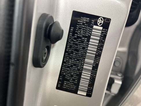 Used 2025 Toyota Corolla LE FWD image 30