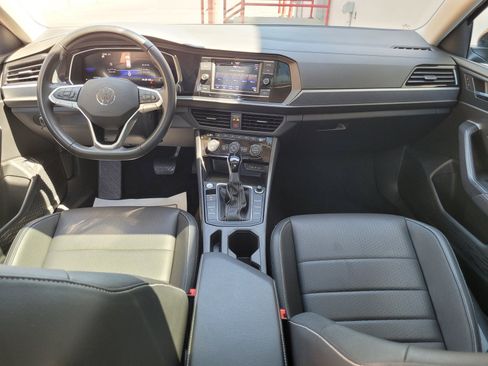 Used 2024 Volkswagen Jetta SE FWD image 15