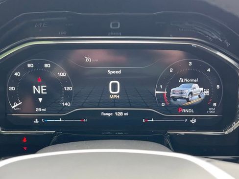 New 2025 GMC Sierra 1500 Elevation image 9