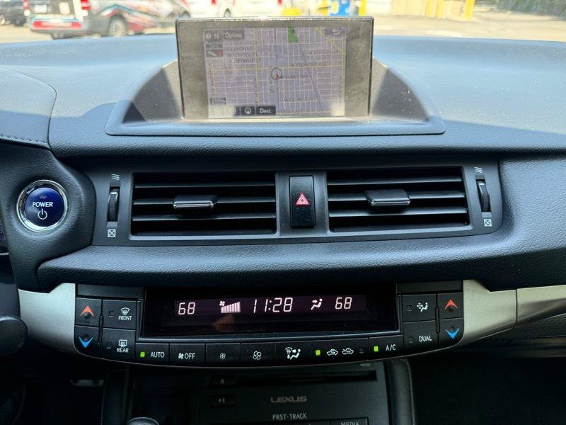 Used 2015 Lexus CT 200h w/ Navigation Package FWD image 27