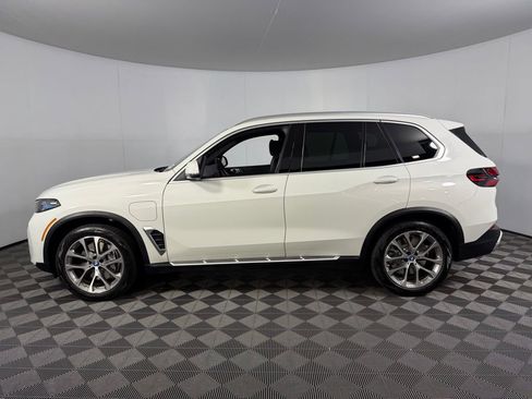 Used 2025 BMW X5 xDrive50e image 7