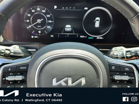 Certified 2023 Kia Carnival SX Prestige FWD image 13