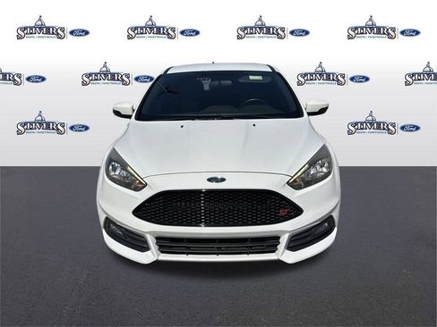 Used 2017 Ford Focus ST image 2