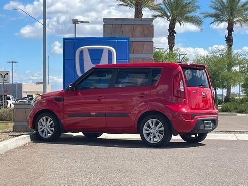 Used 2013 Kia Soul + image 5