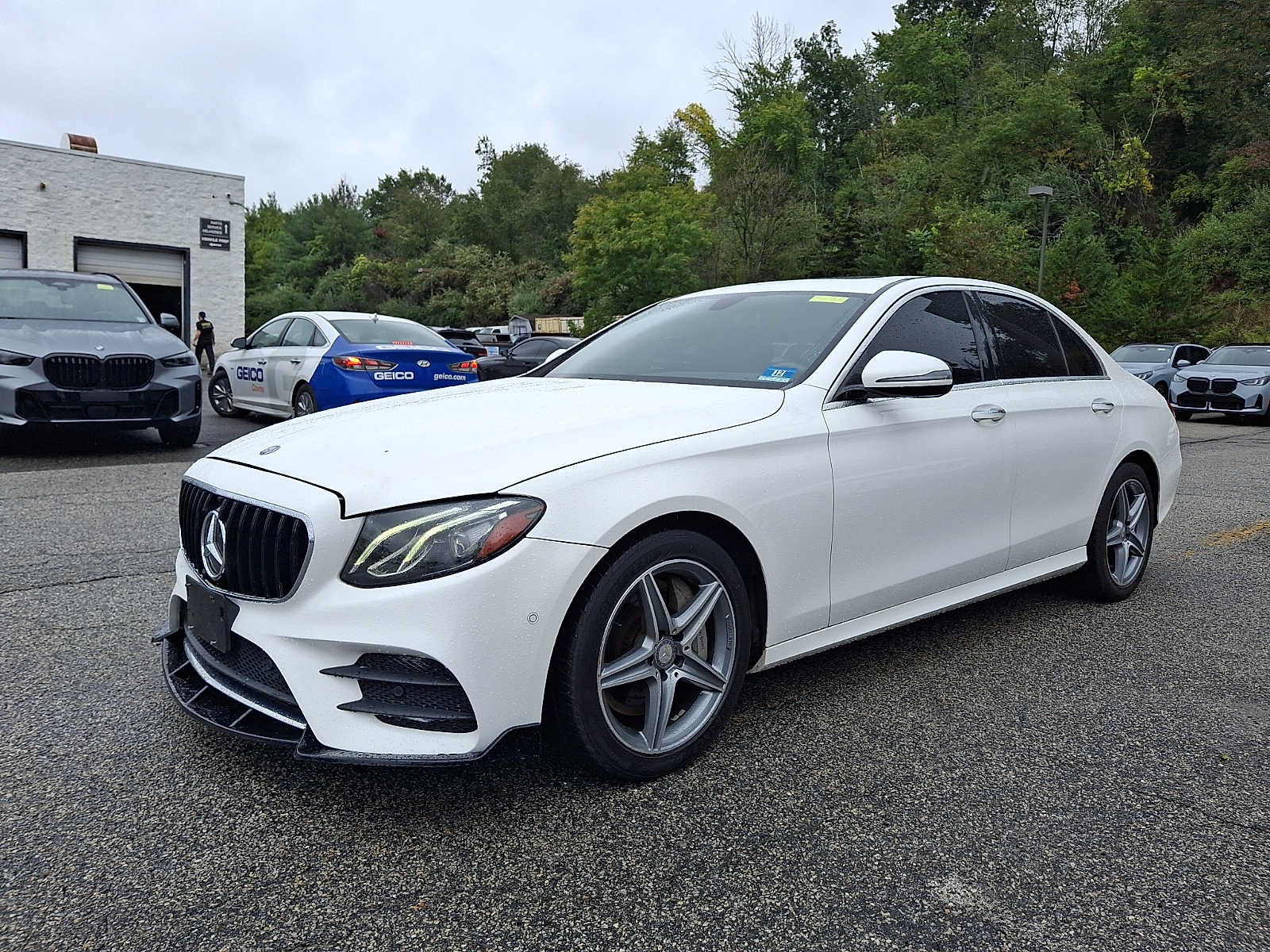 Used 2017 Mercedes-Benz E 300 4MATIC image 3