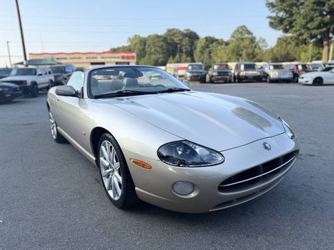 Used 2005 Jaguar XK8 Convertible RWD image 3