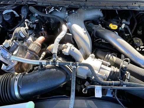 Used 2022 Ford F250 Platinum w/ Tremor Off-Road Package image 32