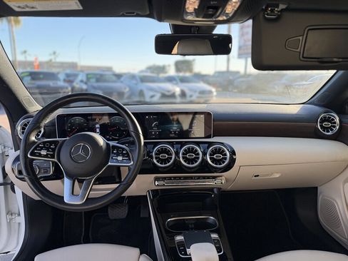 Used 2020 Mercedes-Benz CLA 250 image 10