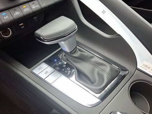 New 2026 Hyundai Elantra SE image 6