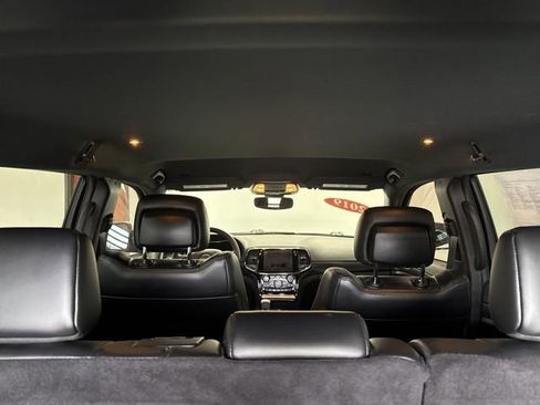 Used 2019 Jeep Grand Cherokee Altitude image 45