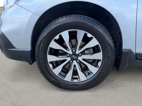 Used 2016 Subaru Outback 2.5i Limited AWD/4WD image 10