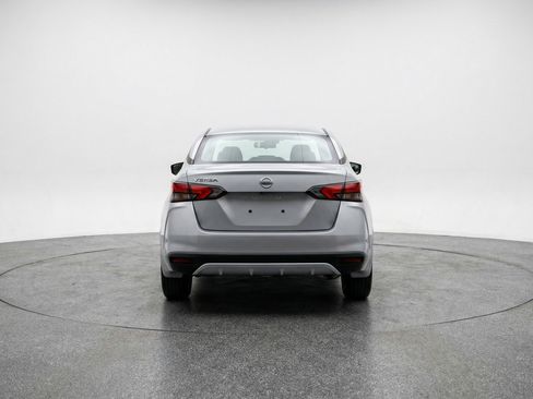 Used 2025 Nissan Versa SV image 7