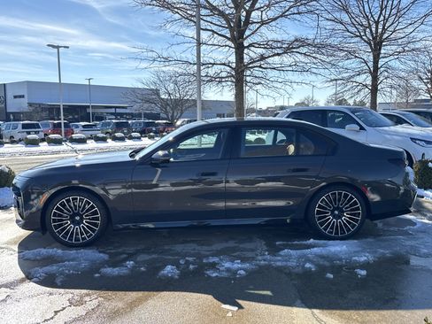 New 2026 BMW 750e xDrive w/ Luxury Rear Seating Package image 2