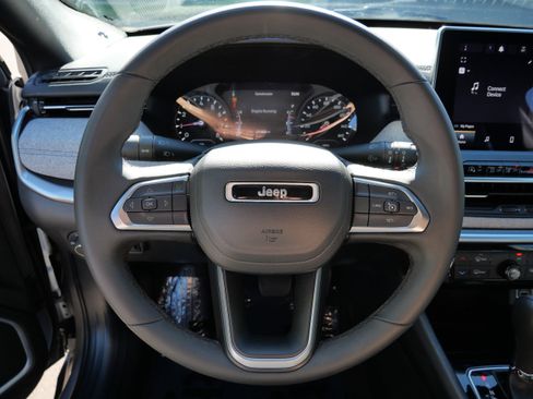 Used 2024 Jeep Compass Latitude image 26