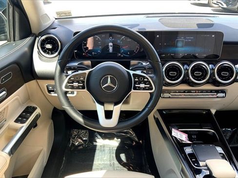 Used 2020 Mercedes-Benz GLB 250 4MATIC image 4
