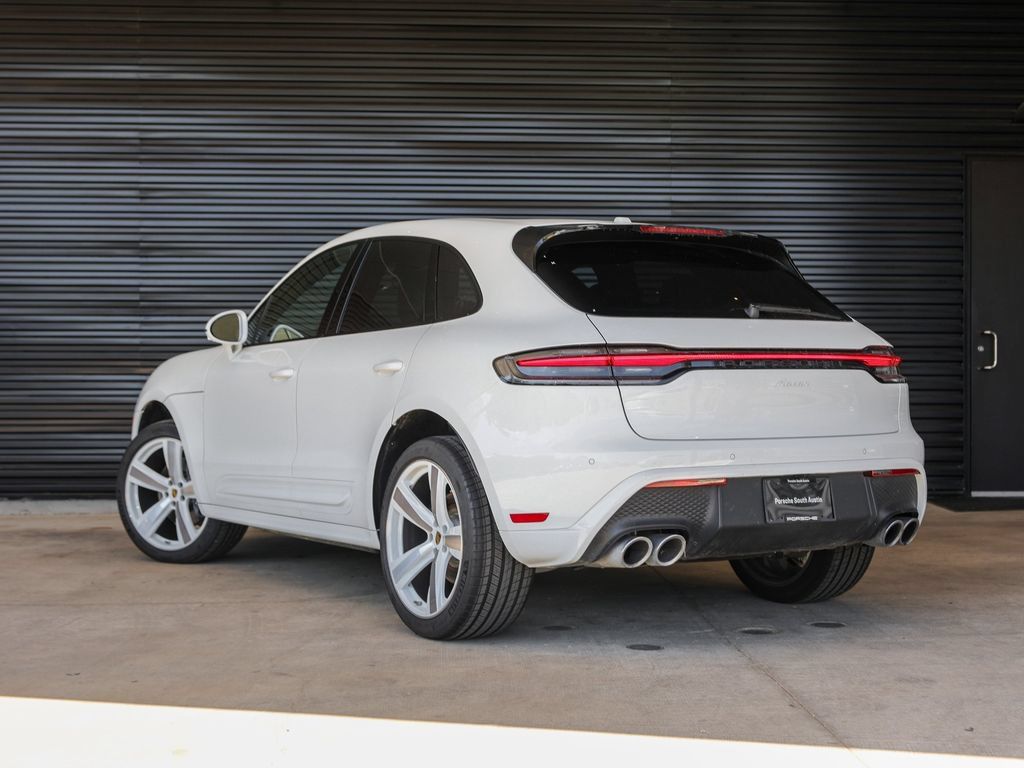 Certified 2026 Porsche Macan AWD/4WD image 3