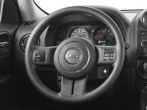 Used 2014 Jeep Patriot Limited w/ Sun/Sound Group FWD image 9