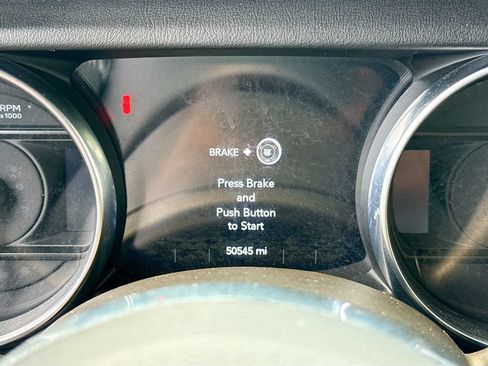 Used 2022 Jeep Wrangler Unlimited Sahara AWD/4WD image 13