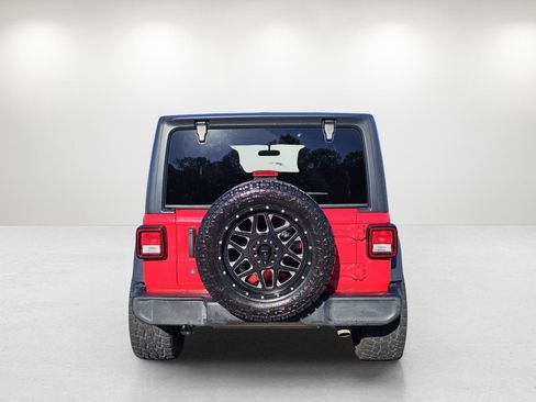 Used 2018 Jeep Wrangler Unlimited Sport image 6