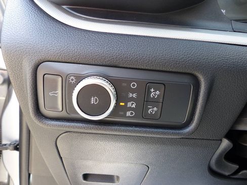 Used 2021 Ford Explorer XLT w/ Equipment Group 202A AWD/4WD image 24