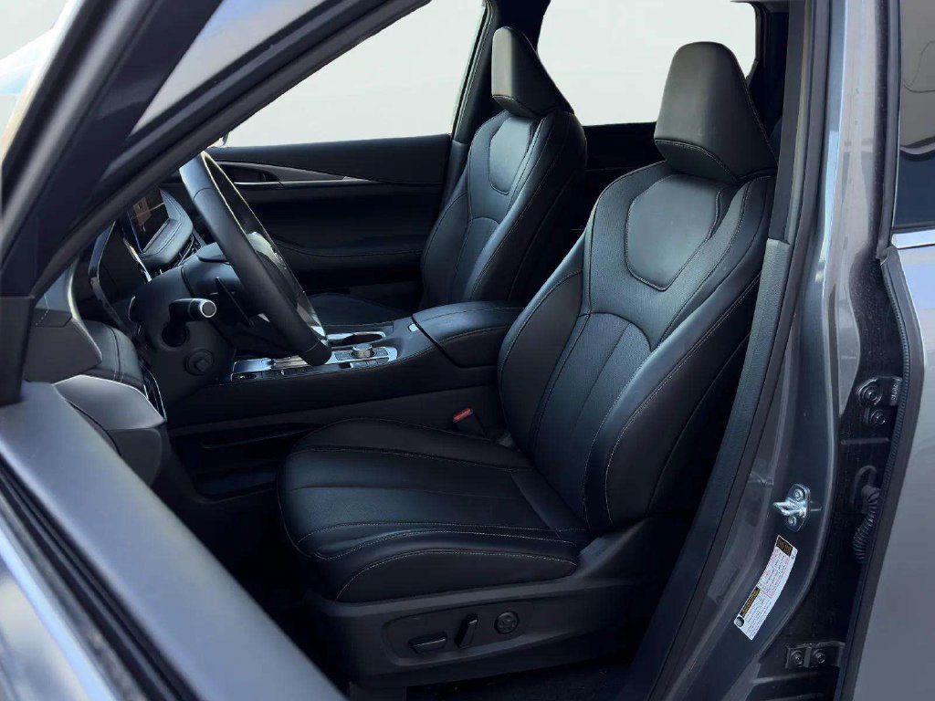 Used 2026 INFINITI QX60 Luxe w/ Cargo Package FWD image 21
