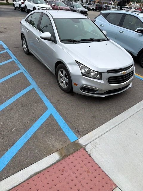 Used 2016 Chevrolet Cruze LT FWD image 1
