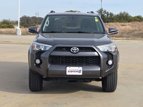 Used 2019 Toyota 4Runner SR5 Premium AWD/4WD image 2