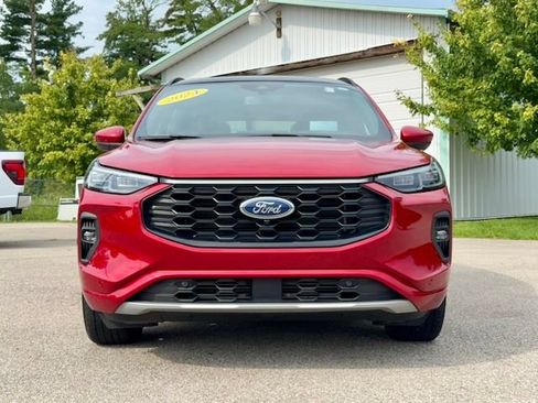 Used 2024 Ford Escape ST-Line Elite w/ Premium Technology Package AWD/4WD image 3