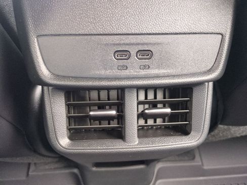 Used 2026 Chevrolet Equinox LT w/ Convenience Package II image 22