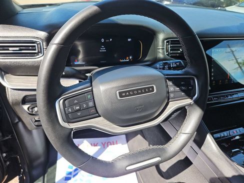 Used 2024 Jeep Wagoneer Series II w/ Flexible Seating Group AWD/4WD image 15