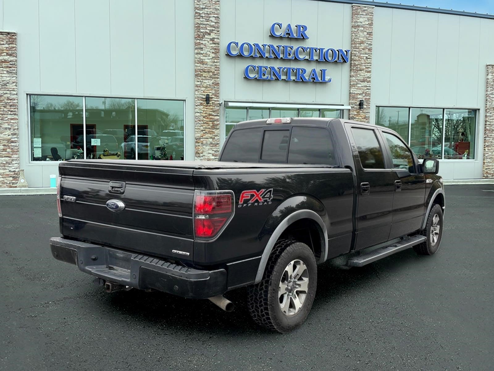 Used 2014 Ford F150 FX4 w/ Equipment Group 402A Luxury AWD/4WD image 4