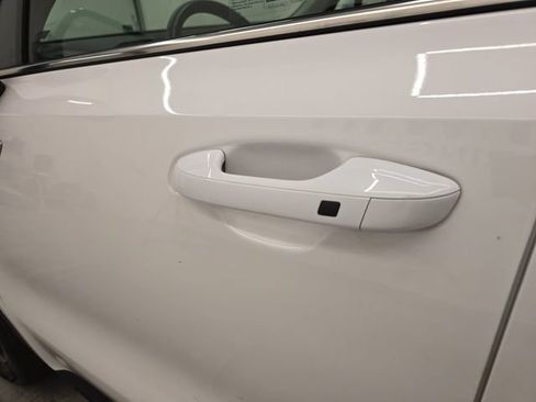Used 2024 Kia Sorento S FWD image 18