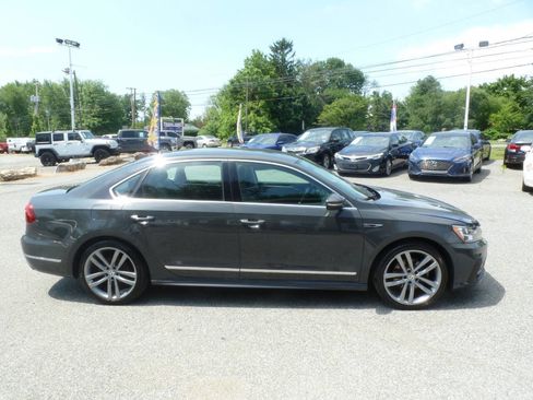 Used 2017 Volkswagen Passat 1.8T R-Line FWD image 7