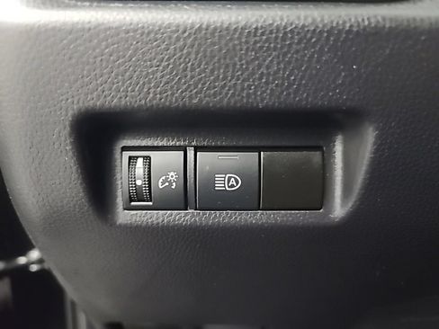 Used 2025 Toyota RAV4 XLE AWD/4WD image 27